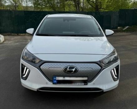 Белый Хендай Ioniq, объемом двигателя 0 л и пробегом 45 тыс. км за 18999 $, фото 1 на Automoto.ua