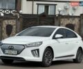 Белый Хендай Ioniq, объемом двигателя 0 л и пробегом 43 тыс. км за 18200 $, фото 6 на Automoto.ua