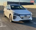 Белый Хендай Ioniq, объемом двигателя 0 л и пробегом 25 тыс. км за 16100 $, фото 3 на Automoto.ua