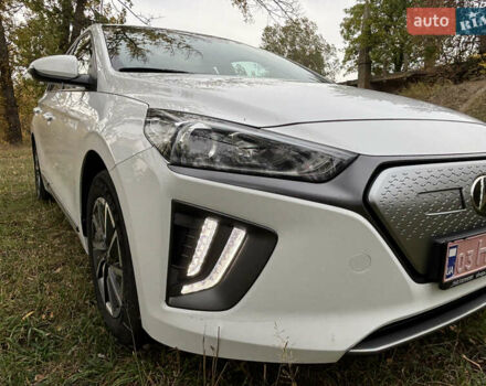 Белый Хендай Ioniq, объемом двигателя 0 л и пробегом 79 тыс. км за 14600 $, фото 7 на Automoto.ua