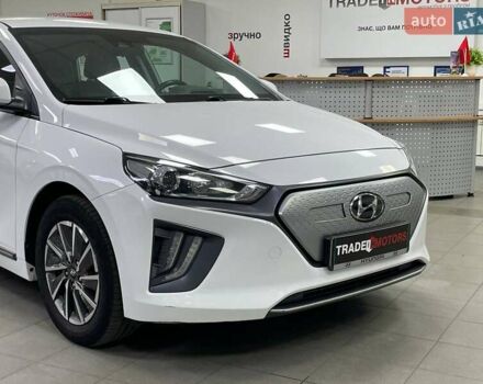 Белый Хендай Ioniq, объемом двигателя 0 л и пробегом 82 тыс. км за 16490 $, фото 5 на Automoto.ua
