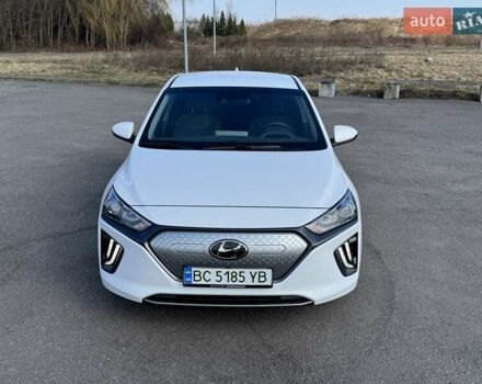 Белый Хендай Ioniq, объемом двигателя 0 л и пробегом 35 тыс. км за 16300 $, фото 4 на Automoto.ua
