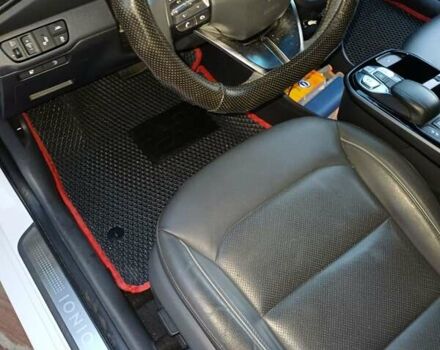 Білий Хендай Ioniq, об'ємом двигуна 0 л та пробігом 62 тис. км за 17900 $, фото 12 на Automoto.ua