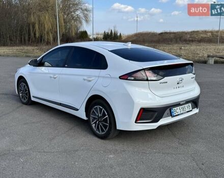 Белый Хендай Ioniq, объемом двигателя 0 л и пробегом 35 тыс. км за 16300 $, фото 7 на Automoto.ua