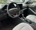 Белый Хендай Ioniq, объемом двигателя 1.58 л и пробегом 49 тыс. км за 21500 $, фото 7 на Automoto.ua