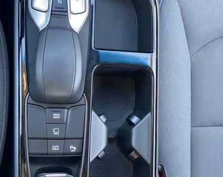 Белый Хендай Ioniq, объемом двигателя 0 л и пробегом 25 тыс. км за 16100 $, фото 10 на Automoto.ua