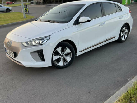 Белый Хендай Ioniq, объемом двигателя 0 л и пробегом 97 тыс. км за 12900 $, фото 1 на Automoto.ua