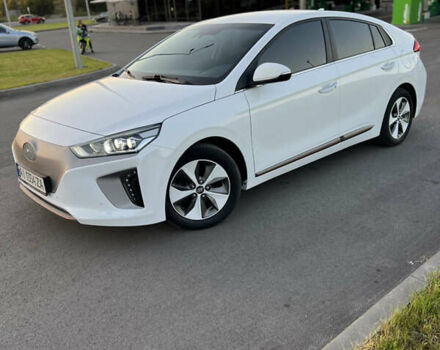 Белый Хендай Ioniq, объемом двигателя 0 л и пробегом 97 тыс. км за 12900 $, фото 1 на Automoto.ua