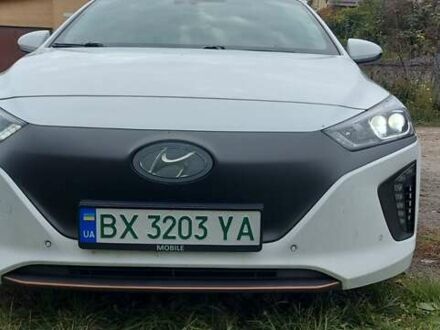 Хендай Ioniq 2016 у Хмельницькому на Automoto.ua Білий Хендай Ioniq, об'ємом двигуна 0 л та пробігом 230 тис. км за 12800 $, фото 1 на Automoto.ua