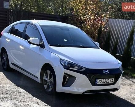 Белый Хендай Ioniq, объемом двигателя 0 л и пробегом 110 тыс. км за 12200 $, фото 1 на Automoto.ua