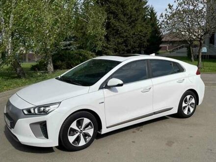Хендай Ioniq 2017 в Сумах на Automoto.ua Белый Хендай Ioniq, объемом двигателя 0 л и пробегом 102 тыс. км за 13000 $, фото 1 на Automoto.ua