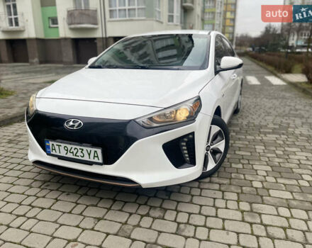 Белый Хендай Ioniq, объемом двигателя 0 л и пробегом 200 тыс. км за 9900 $, фото 1 на Automoto.ua