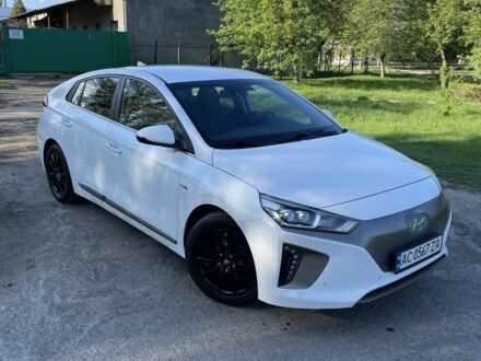 Білий Хендай Ioniq, об'ємом двигуна 0 л та пробігом 120 тис. км за 13300 $, фото 1 на Automoto.ua