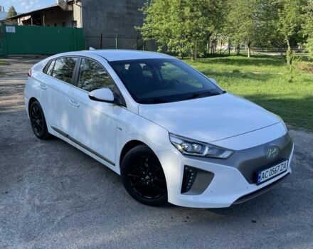 Белый Хендай Ioniq, объемом двигателя 0 л и пробегом 120 тыс. км за 13700 $, фото 1 на Automoto.ua