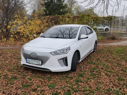 Белый Хендай Ioniq, объемом двигателя 0 л и пробегом 142 тыс. км за 13300 $, фото 1 на Automoto.ua