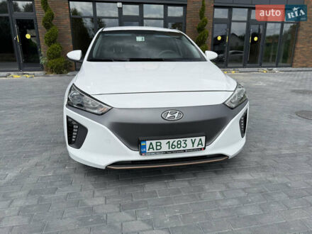 Білий Хендай Ioniq, об'ємом двигуна 0 л та пробігом 61 тис. км за 12000 $, фото 1 на Automoto.ua