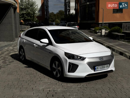 Хендай Ioniq 2017 в Ивано-Франковске на Automoto.ua Белый Хендай Ioniq, объемом двигателя 0 л и пробегом 60 тыс. км за 13800 $, фото 1 на Automoto.ua
