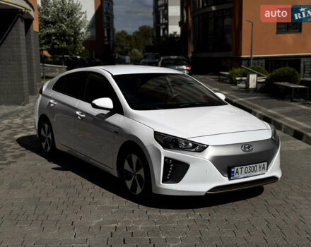 Білий Хендай Ioniq, об'ємом двигуна 0 л та пробігом 60 тис. км за 13800 $, фото 1 на Automoto.ua