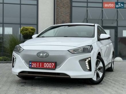 Хендай Ioniq 2017 в Тернополе на Automoto.ua Белый Хендай Ioniq, объемом двигателя 0 л и пробегом 90 тыс. км за 10999 $, фото 1 на Automoto.ua