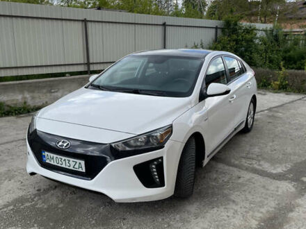 Белый Хендай Ioniq, объемом двигателя 0 л и пробегом 223 тыс. км за 10700 $, фото 1 на Automoto.ua