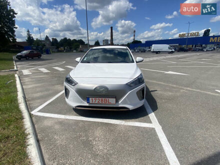 Білий Хендай Ioniq, об'ємом двигуна 0 л та пробігом 118 тис. км за 11850 $, фото 1 на Automoto.ua