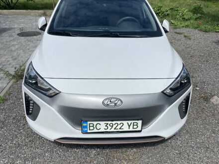 Білий Хендай Ioniq, об'ємом двигуна 0 л та пробігом 73 тис. км за 13800 $, фото 1 на Automoto.ua