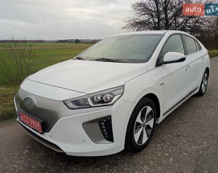 Белый Хендай Ioniq, объемом двигателя 0 л и пробегом 102 тыс. км за 12650 $, фото 1 на Automoto.ua