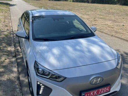 Белый Хендай Ioniq, объемом двигателя 0 л и пробегом 93 тыс. км за 13500 $, фото 1 на Automoto.ua