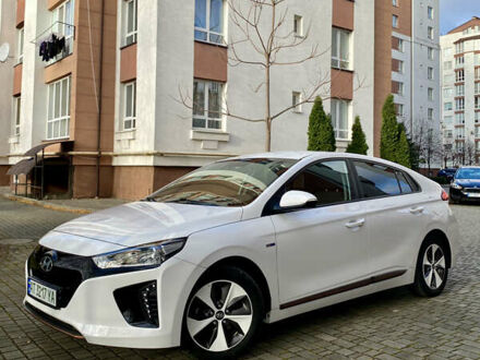 Хендай Ioniq 2018 в Ивано-Франковске на Automoto.ua Белый Хендай Ioniq, объемом двигателя 0 л и пробегом 110 тыс. км за 11200 $, фото 1 на Automoto.ua