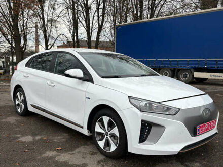 Белый Хендай Ioniq, объемом двигателя 0 л и пробегом 70 тыс. км за 10300 $, фото 1 на Automoto.ua