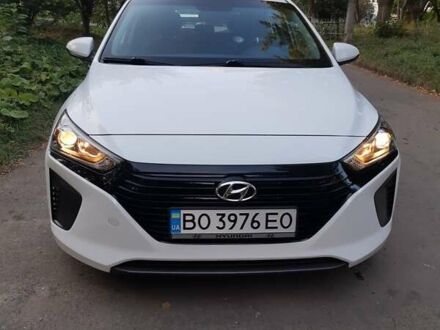 Хендай Ioniq 2018 у Тернополі на Automoto.ua Білий Хендай Ioniq, об'ємом двигуна 1.58 л та пробігом 173 тис. км за 14700 $, фото 1 на Automoto.ua