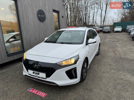 Белый Хендай Ioniq, объемом двигателя 0 л и пробегом 156 тыс. км за 11600 $, фото 1 на Automoto.ua