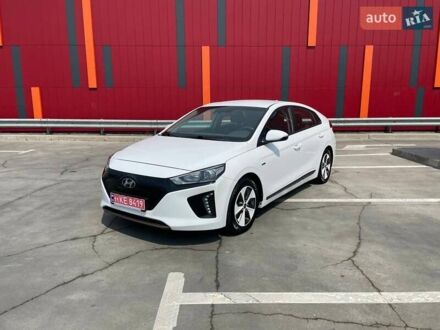 Белый Хендай Ioniq, объемом двигателя 0 л и пробегом 158 тыс. км за 12900 $, фото 1 на Automoto.ua