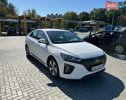 Білий Хендай Ioniq, об'ємом двигуна 0 л та пробігом 125 тис. км за 13000 $, фото 1 на Automoto.ua