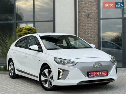 Белый Хендай Ioniq, объемом двигателя 0 л и пробегом 115 тыс. км за 11999 $, фото 1 на Automoto.ua
