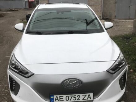 Хендай Ioniq 2018 у Кривому Розі на Automoto.ua Білий Хендай Ioniq, об'ємом двигуна 0 л та пробігом 129 тис. км за 13700 $, фото 1 на Automoto.ua