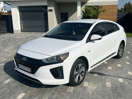 Белый Хендай Ioniq, объемом двигателя 0 л и пробегом 61 тыс. км за 15900 $, фото 1 на Automoto.ua