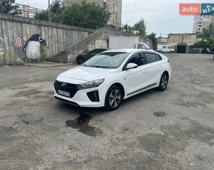 Білий Хендай Ioniq, об'ємом двигуна 0 л та пробігом 62 тис. км за 15400 $, фото 1 на Automoto.ua
