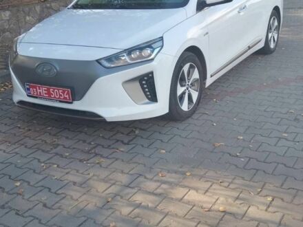 Хендай Ioniq 2018 у Маневичах на Automoto.ua Білий Хендай Ioniq, об'ємом двигуна 0 л та пробігом 148 тис. км за 13200 $, фото 1 на Automoto.ua