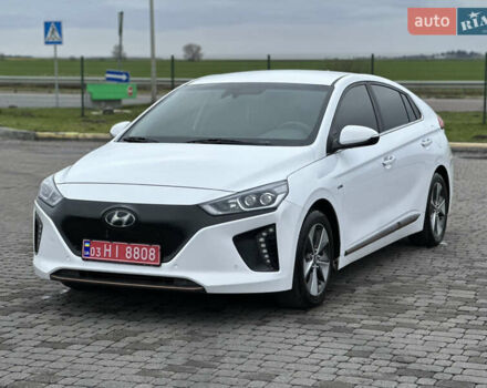 Белый Хендай Ioniq, объемом двигателя 0 л и пробегом 155 тыс. км за 11450 $, фото 1 на Automoto.ua
