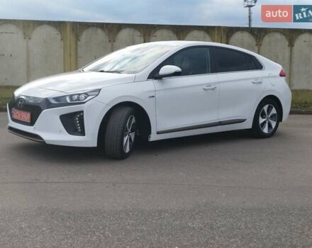 Белый Хендай Ioniq, объемом двигателя 0 л и пробегом 162 тыс. км за 14200 $, фото 1 на Automoto.ua