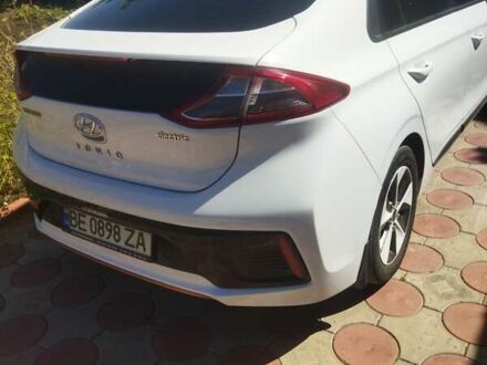 Білий Хендай Ioniq, об'ємом двигуна 0 л та пробігом 140 тис. км за 13700 $, фото 1 на Automoto.ua