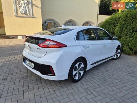 Хендай Ioniq 2019 в Днепре (Днепропетровске) на Automoto.ua Белый Хендай Ioniq, объемом двигателя 0 л и пробегом 88 тыс. км за 13900 $, фото 1 на Automoto.ua