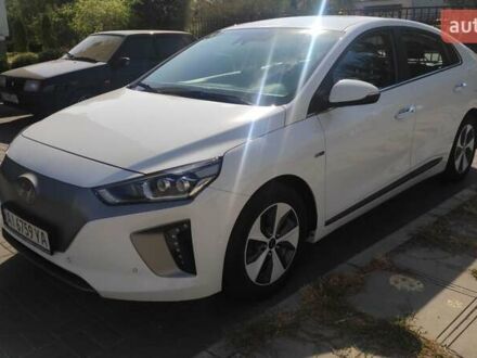 Белый Хендай Ioniq, объемом двигателя 0 л и пробегом 124 тыс. км за 15000 $, фото 1 на Automoto.ua