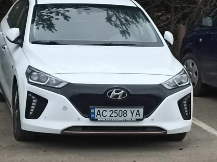 Білий Хендай Ioniq, об'ємом двигуна 0 л та пробігом 210 тис. км за 12500 $, фото 1 на Automoto.ua