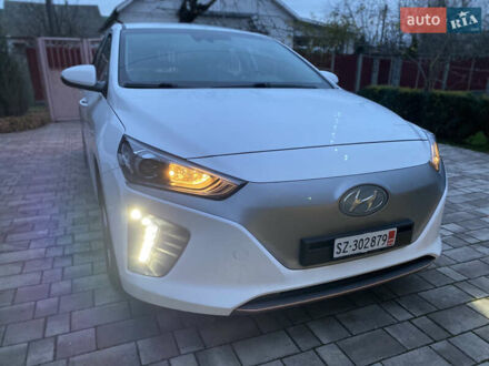 Белый Хендай Ioniq, объемом двигателя 0 л и пробегом 62 тыс. км за 12990 $, фото 1 на Automoto.ua
