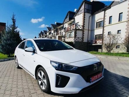 Белый Хендай Ioniq, объемом двигателя 0 л и пробегом 136 тыс. км за 14200 $, фото 1 на Automoto.ua