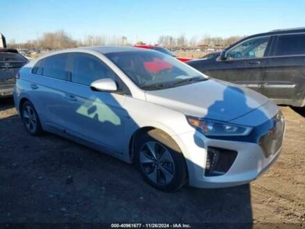 Хендай Ioniq 2019 в Ивано-Франковске на Automoto.ua Белый Хендай Ioniq, объемом двигателя 0 л и пробегом 43 тыс. км за 3600 $, фото 1 на Automoto.ua