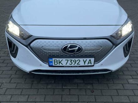Белый Хендай Ioniq, объемом двигателя 0 л и пробегом 161 тыс. км за 14500 $, фото 1 на Automoto.ua