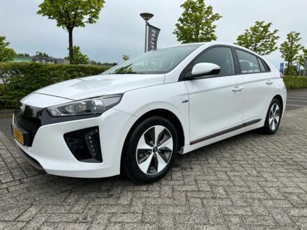 Белый Хендай Ioniq, объемом двигателя 0 л и пробегом 62 тыс. км за 11879 $, фото 1 на Automoto.ua